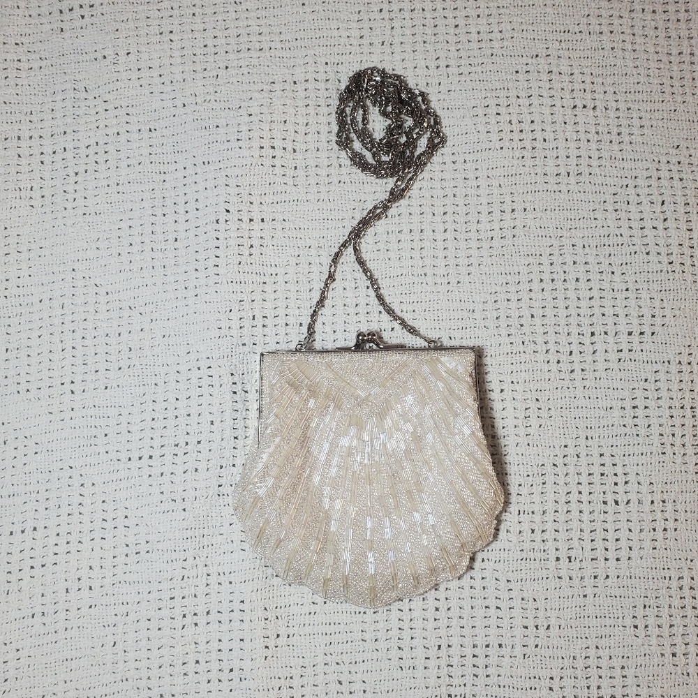 Valerie Stevebs Cream Shell Shaped Beaded Clutch